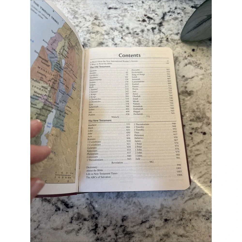 Zondervan Red Holy Bible With Helps‎ New International Version ZonderKidz